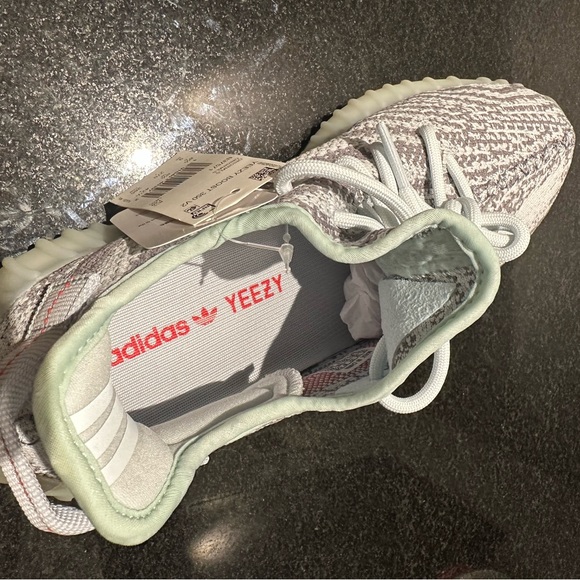 Yeezy 350 v2 in Blue Tint - Picture 9 of 11